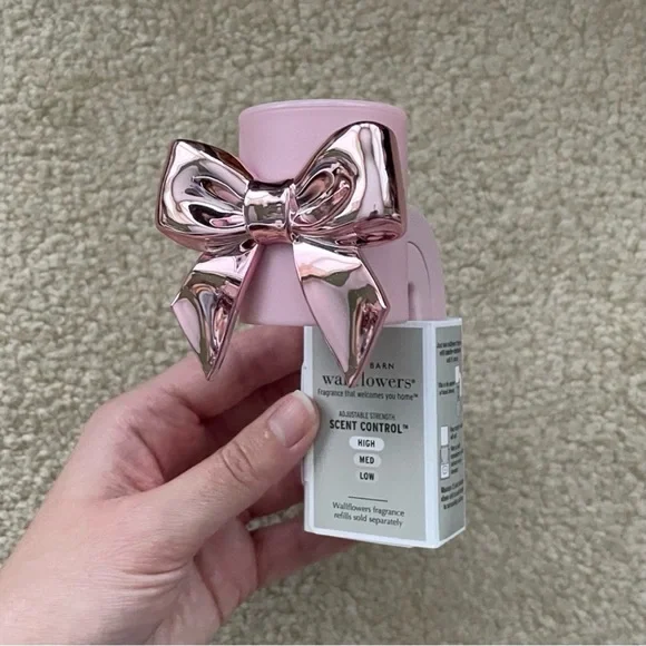 Bath & Body Works Pink Bow Scent Control Wallflower Plug - Picture 13 of 15